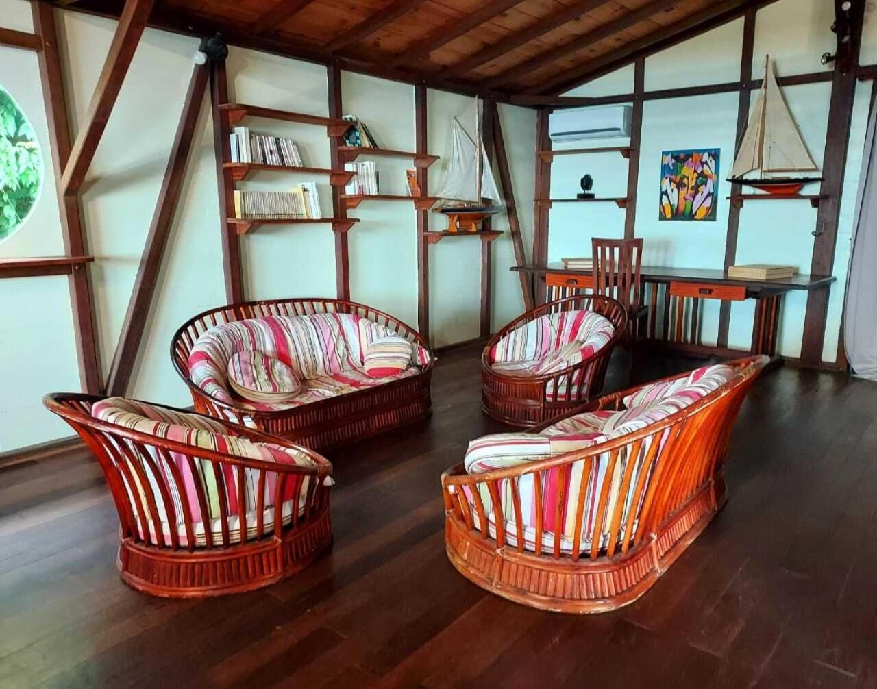 Villa Du Jardin Botanique, Ex. Propriete Coluche 德赛 外观 照片